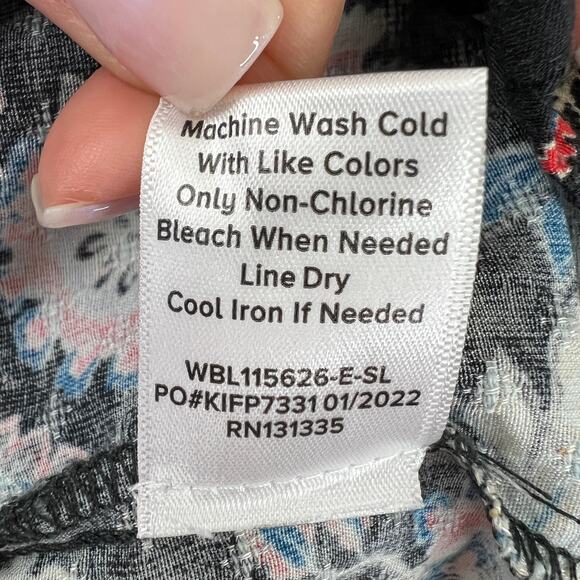 Roan + Ryan Black Multi Floral Paisley V-Neck Ladder Lace Flutter Sleeve Top XS - Picture 8 of 8